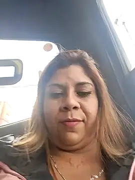 Snapshot of Laura-Hernandez chatting on 01.10.25 Laura-Hernandez online show from 01.10.25