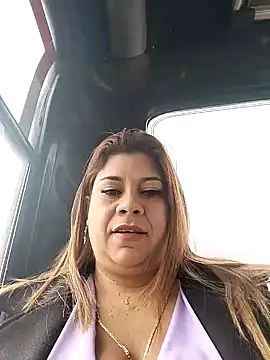 Snapshot of Laura-Hernandez chatting on 01.24.25 Laura-Hernandez online show from 01.24.25