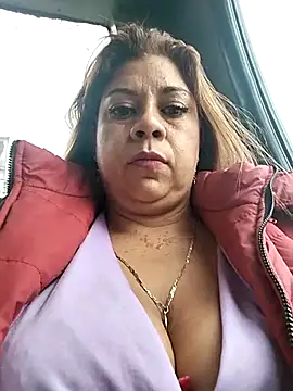 Snapshot of Laura-Hernandez chatting on 02.17.25 Laura-Hernandez online show from 02.17.25