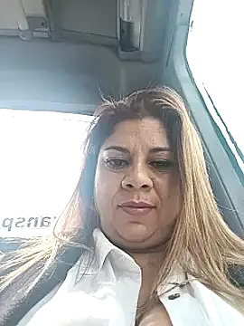 Snapshot of Laura-Hernandez chatting on 02.18.25 Laura-Hernandez online show from 02.18.25