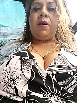 Snapshot of Laura-Hernandez chatting on 02.28.25 Laura-Hernandez online show from 02.28.25