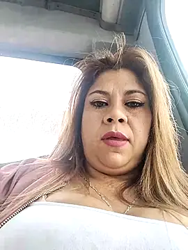 Snapshot of Laura-Hernandez chatting on 03.07.25 Laura-Hernandez online show from 03.07.25