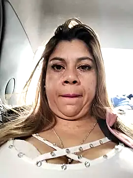 Snapshot of Laura-Hernandez chatting on 09.12.25 Laura-Hernandez online show from 09.12.25