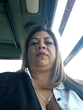 Laura-Hernandez online show from 03.04.26