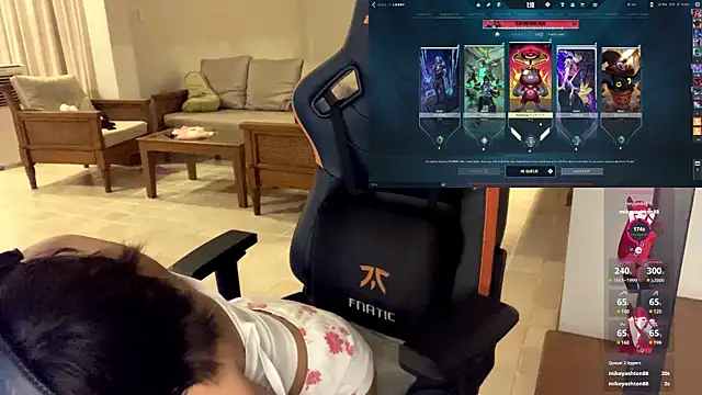 JayJaylov online show from 12.31.24