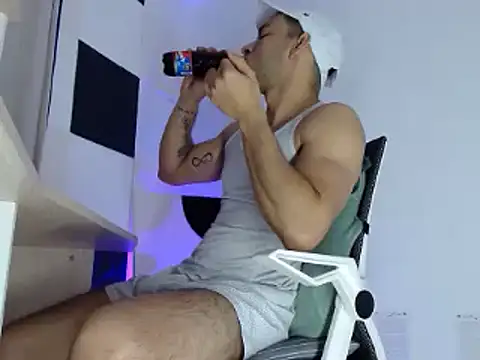 Snapshot of Carringtonhot chatting on 12.22.24 Carringtonhot online show from 12.22.24