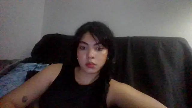 Snapshot of Kiri_Cutee chatting on 01.11.25 Kiri Cutee online show from 01.11.25