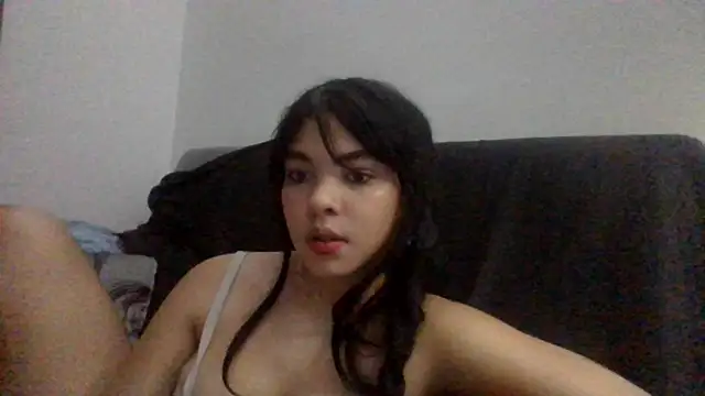Snapshot of Kiri_Cutee chatting on 01.12.25 Kiri Cutee online show from 01.12.25