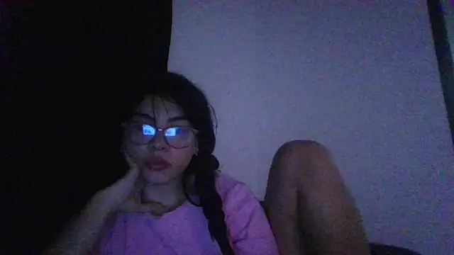 Snapshot of Kiri_Cutee chatting on 02.07.25 Kiri Cutee online show from 02.07.25