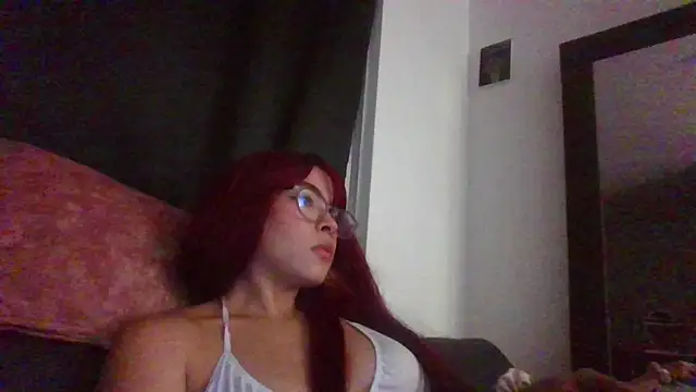 Snapshot of Kiri_Cutee chatting on 03.02.25 Kiri Cutee online show from 03.02.25