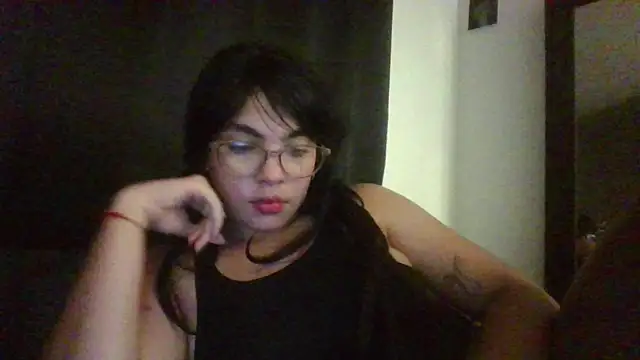 Snapshot of Kiri_Cutee chatting on 03.03.25 Kiri Cutee online show from 03.03.25
