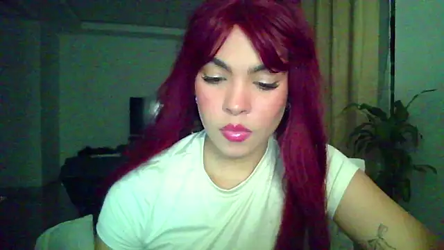 Snapshot of Kiri_Cutee chatting on 11.19.25 Kiri Cutee online show from 11.19.25