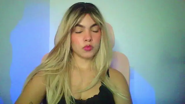 Kiri Cutee online show from 02.24.26