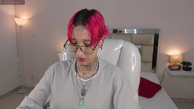 ravengreen  online show from 02.08.25