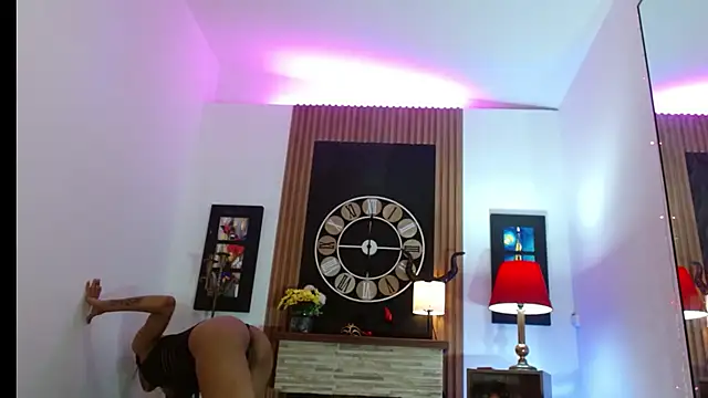 Snapshot of shantal_ray4 chatting on 03.09.25 shantal ray4 online show from 03.09.25