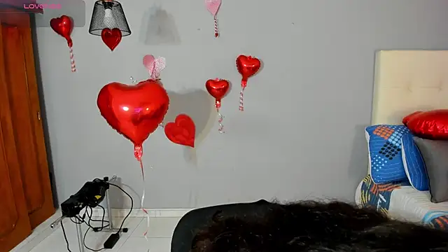 Maia W10 online show from 02.15.25