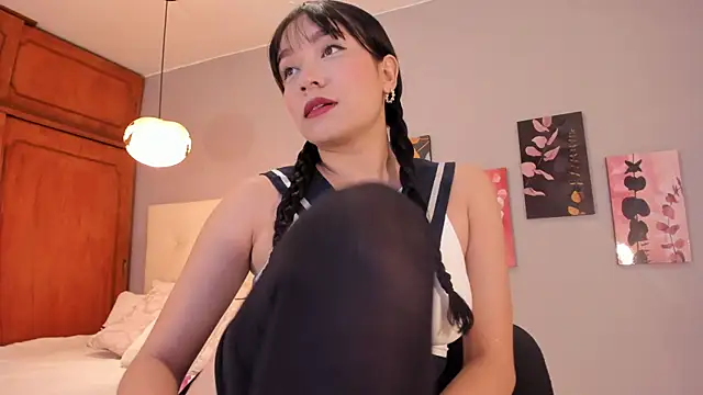 Snapshot of Maia_W10 chatting on 01.17.26 Maia W10 online show from 01.17.26