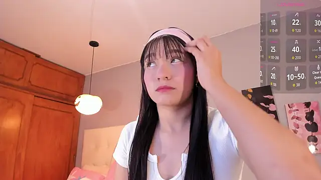 Snapshot of Maia_W10 chatting on 02.05.26 Maia W10 online show from 02.05.26