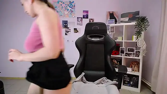 Snapshot of MelissaLovvv chatting on 01.14.25 MelissaLovvv online show from 01.14.25