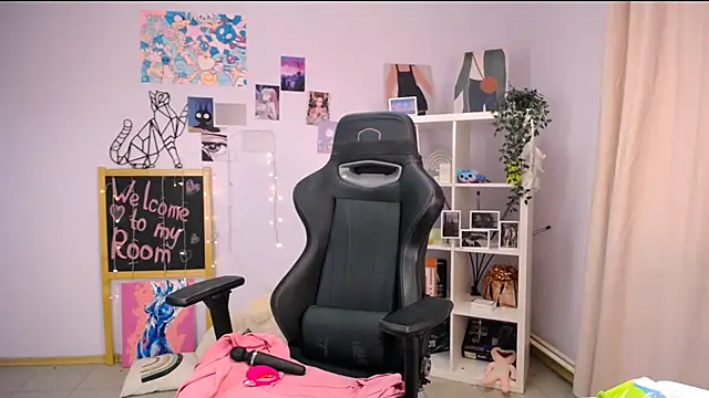 Snapshot of MelissaLovvv chatting on 03.13.25 MelissaLovvv online show from 03.13.25