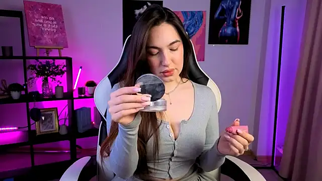 Snapshot of MelissaLovvv chatting on 12.03.25 MelissaLovvv online show from 12.03.25