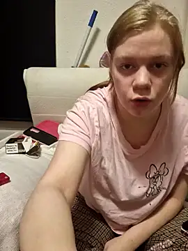 Snapshot of rose_bunny chatting on 01.05.25 rose bunny online show from 01.05.25