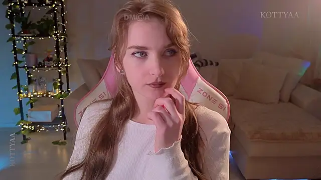 Snapshot of -Kottyaa- chatting on 10.05.25 -Kottyaa- online show from 10.05.25