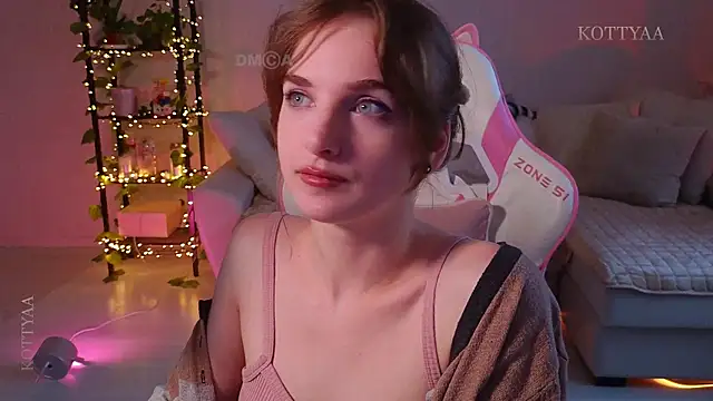 Snapshot of -Kottyaa- chatting on 10.05.25 -Kottyaa- online show from 10.05.25