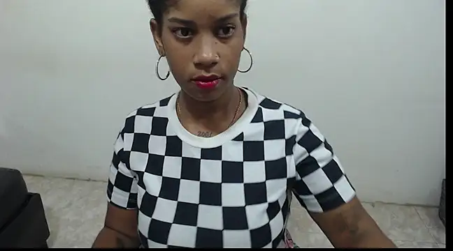 Snapshot of CanellaHill chatting on 12.10.24 CanellaHill online show from 12.10.24