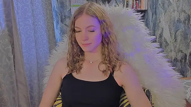 Snapshot of JuxxxsyBunx chatting on 10.13.25 JuxxxsyBunx online show from 10.13.25