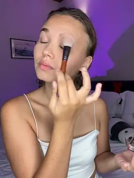 Snapshot of lexicoyy_ chatting on 12.21.24 lexicoyy online show from 12.21.24