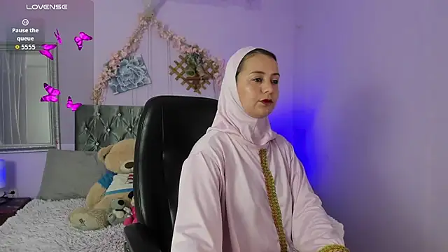 Snapshot of BadraSaadi chatting on 09.19.25 BadraSaadi online show from 09.19.25