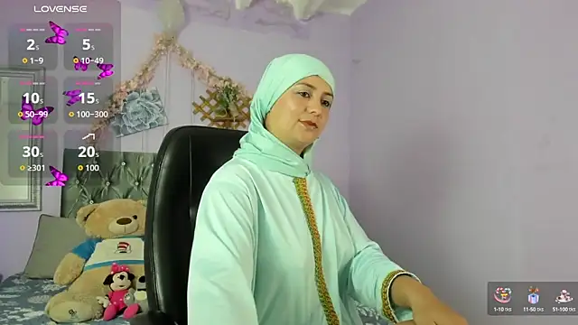 Snapshot of BadraSaadi chatting on 09.22.25 BadraSaadi online show from 09.22.25