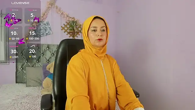 Snapshot of BadraSaadi chatting on 09.26.25 BadraSaadi online show from 09.26.25