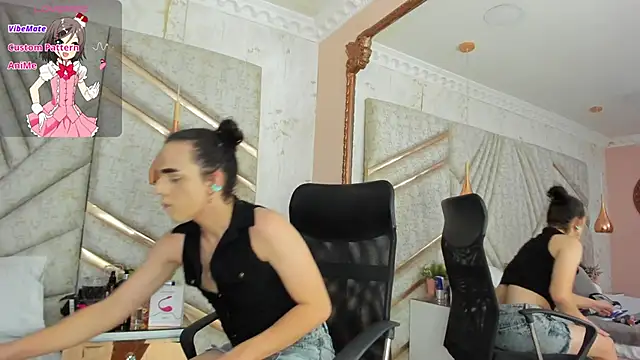 Snapshot of JustinePerry chatting on 01.31.25 JustinePerry online show from 01.31.25