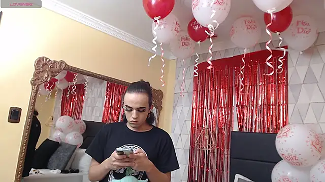 Snapshot of JustinePerry chatting on 02.16.25 JustinePerry online show from 02.16.25