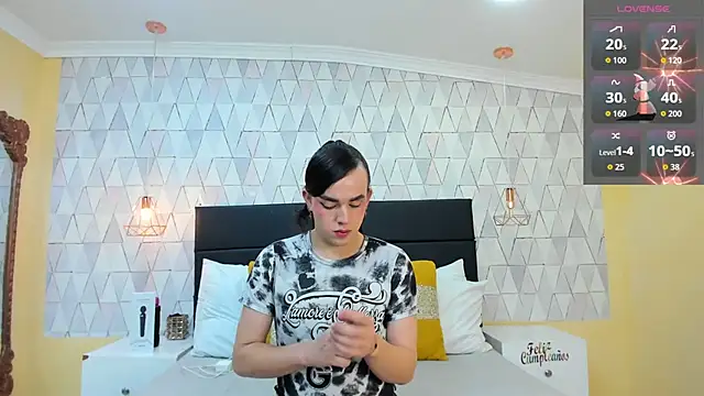 Snapshot of JustinePerry chatting on 10.17.25 JustinePerry online show from 10.17.25