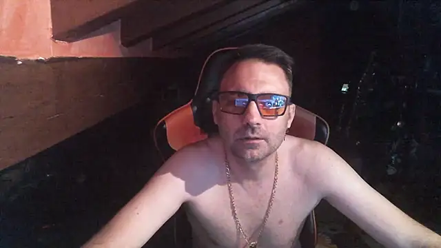 Snapshot of 6996horus chatting on 12.19.25 6996horus online show from 12.19.25