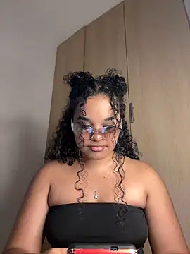 Lucy wilson5 online show from 01.30.25