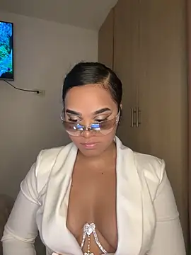 Lucy wilson5 online show from 02.14.25