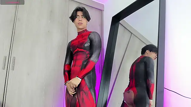 Snapshot of teemotwink chatting on 12.16.24 teemotwink online show from 12.16.24