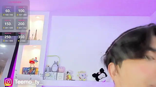 Snapshot of teemotwink chatting on 03.21.25 teemotwink online show from 03.21.25