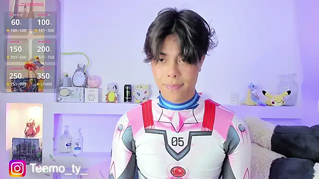 Snapshot of teemotwink chatting on 03.23.25 teemotwink online show from 03.23.25