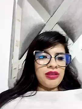 Snapshot of evelingjoyy chatting on 12.19.25 evelingjoyy online show from 12.19.25