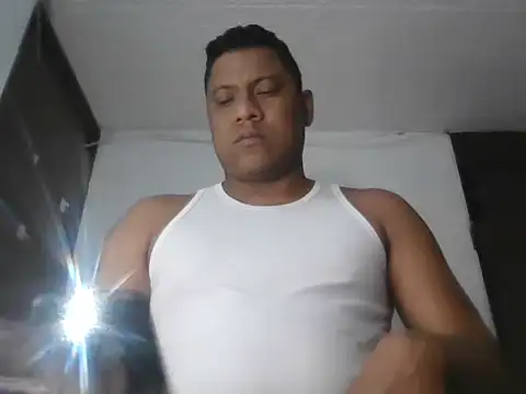 Snapshot of latinblack01 chatting on 11.02.25 latinblack01 online show from 11.02.25