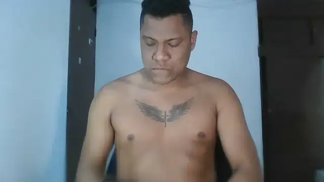 Snapshot of latinblack01 chatting on 11.14.25 latinblack01 online show from 11.14.25