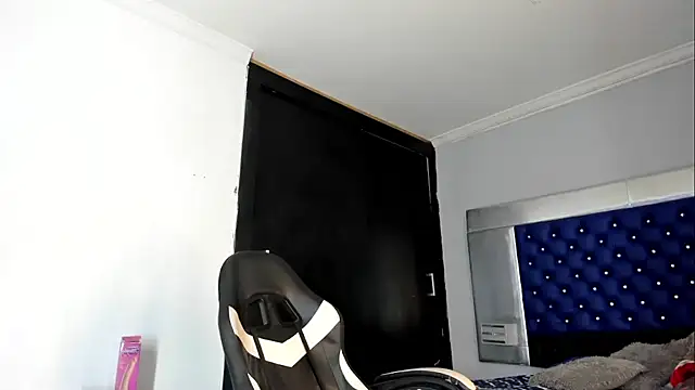 La Perversa69 online show from 09.30.25