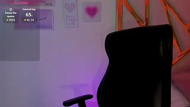 LanaJones  online show from 12.20.25