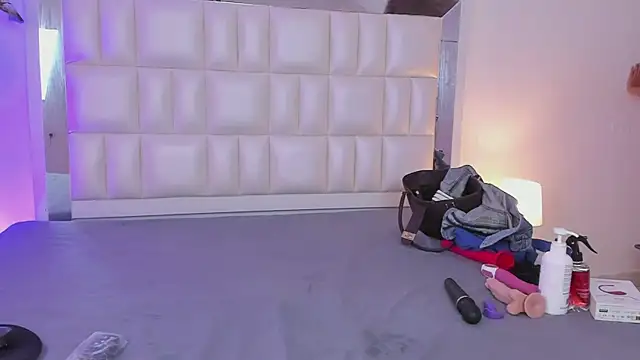 Alhana pulido online show from 12.18.24