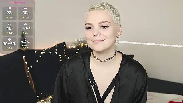 Snapshot of LikaBerry1 chatting on 12.30.24 LikaBerry1 online show from 12.30.24